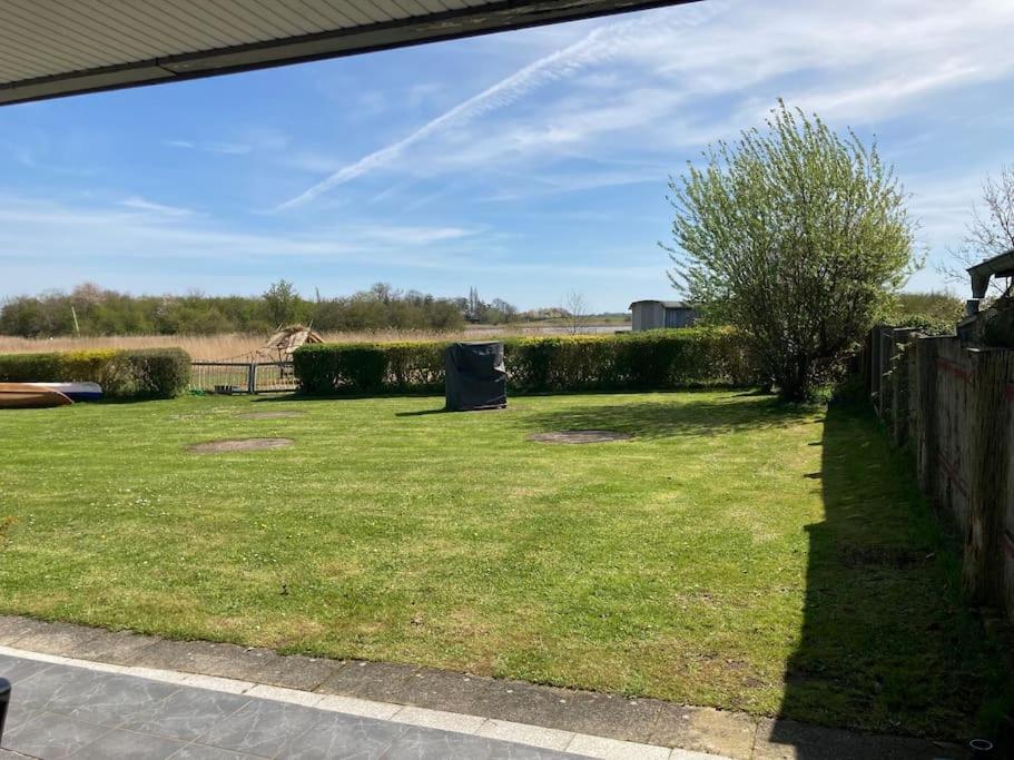 Ferienwohnung Nr. 1 Terrasse Bodden Kanu Bootssteg Zudar エクステリア 写真